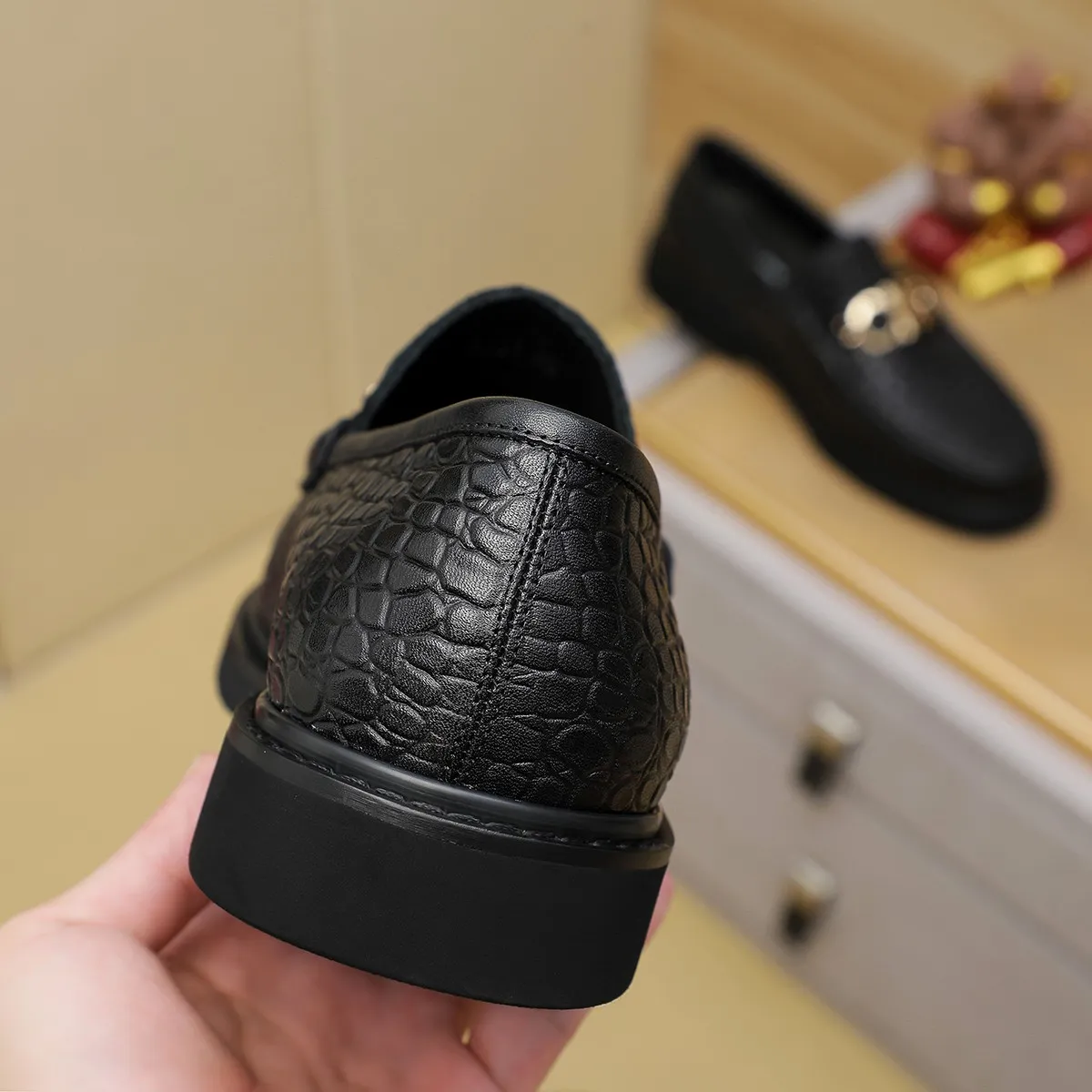 Men's shoes 💰500 Ferragamo [Ferragamo] top imported suit men's shoes 💯Original copy of the official website, product materials: selected imported embossed calfskin + luxury hardware buckle accessories ~ imported water-dyed cow 🐂 leather lining. Strong three-dimensional visual effect, original combination outsole, multiple colors available😘 Size: 38-44 (.45.46.4. Customized)